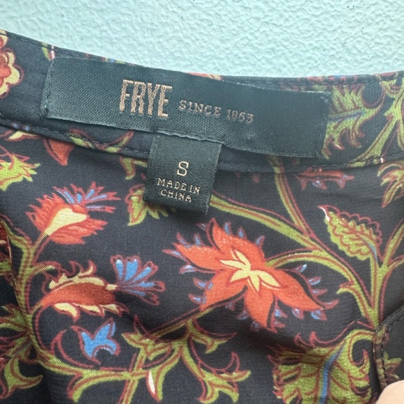 Frye Odetta Floral Long Sleeve Blouse
Size Small - Picture 6 of 9